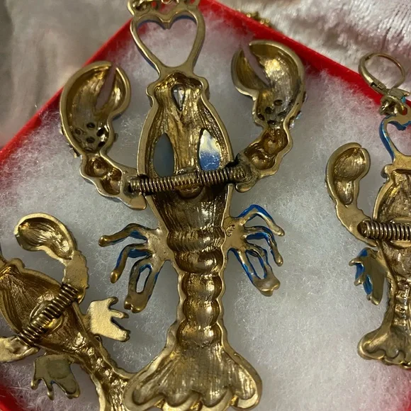 BETSEY JOHNSON COLORFUL RETICULATED LOBSTER PENDANT 30” NECKLACE + BONUS - Picture 14 of 14